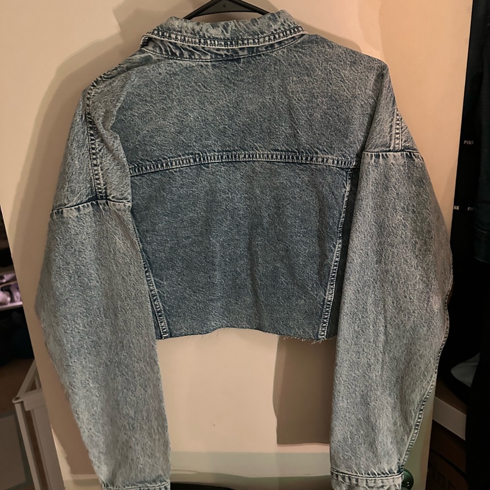 New 💕BDG Carissa Cropped denim jacket 💕 - Picture 2 of 5
